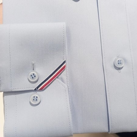 도비 소재의 착용감이 좋은슬림핏셔츠