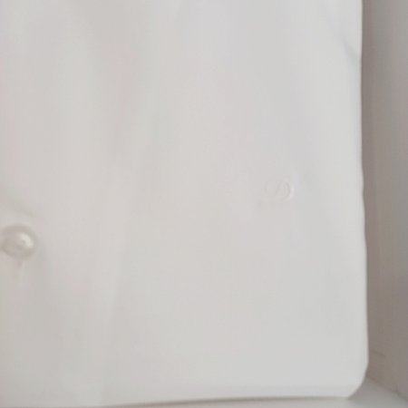 구김이 없는 트윌 화이트 슬림셔츠