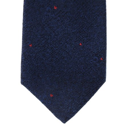 은은하게 배열된 슬림 캐릭터 타이