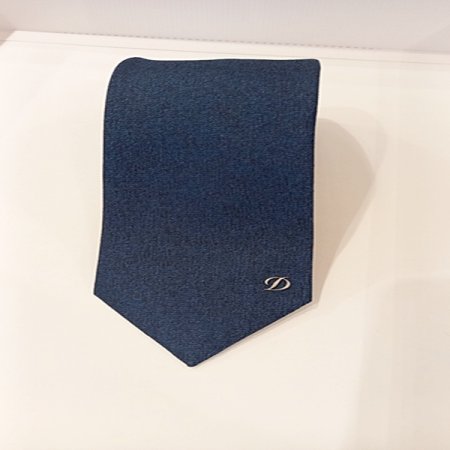 라인이 돋보이는 슬림 원포인트 타이