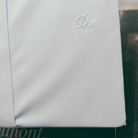 카라 뒷고대에 풀로고 자수 셔츠