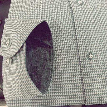 조직감 있는 하운드투스 체크 셔츠