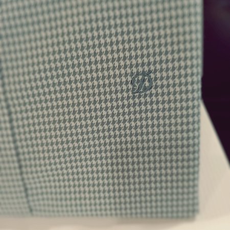 조직감 있는 하운드투스 체크 셔츠