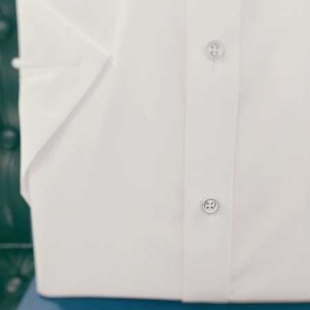 시그니처인 삼색테이프 풀로고자수셔츠