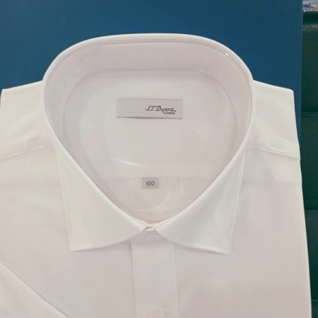 시그니처인 삼색 자수 카라뒷고대 셔츠