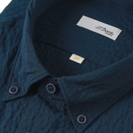 캐주얼 하게 입을수 있는 그린색상셔츠