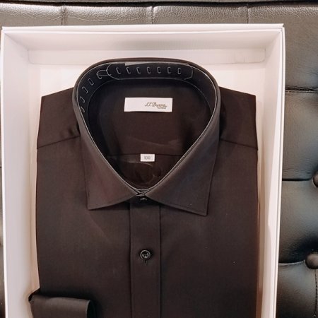 착용감이 좋고 구김이 없는 블랙셔츠