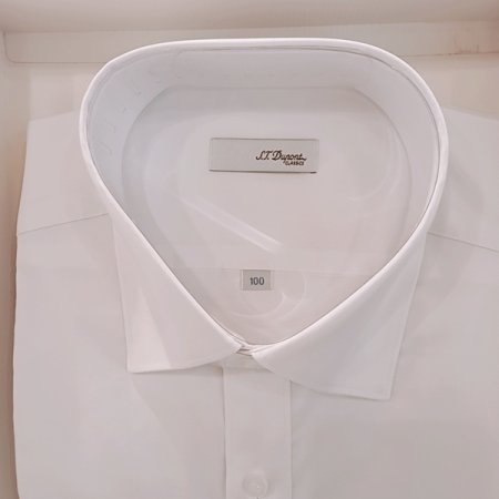 착용감이 좋고 구김이 없는 화이트셔츠