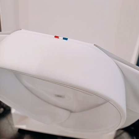 착용감이 좋고 구김이 없는 화이트셔츠