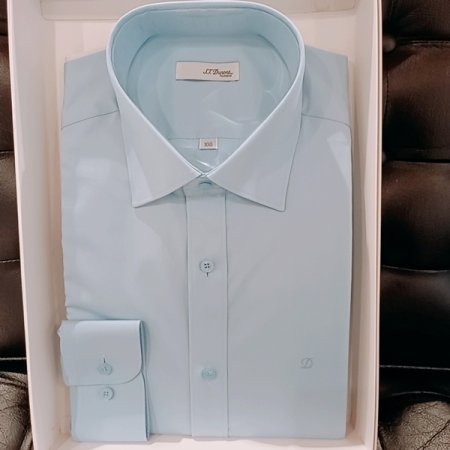 착용감이 좋고 구김이 없는 블루 셔츠