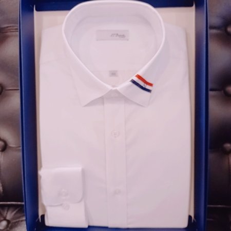 실리콘와펜이 디자인이된 컴포터블 셔츠