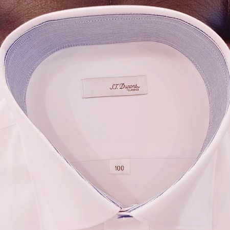 신축성이 좋은 스트레치 화이트 셔츠