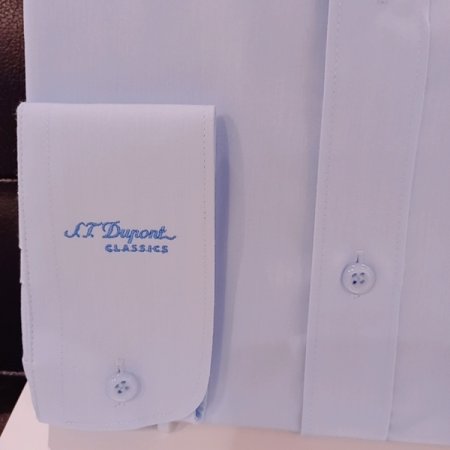 신축성이 좋은 일반핏 블루 셔츠