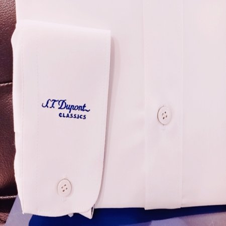 신축성이 좋은 스트레치 슬림셔츠