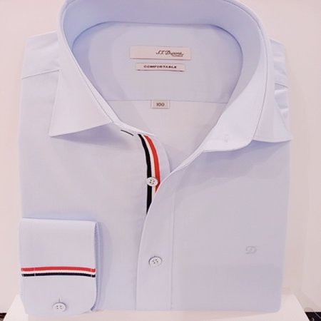 삼색 TAPE로 패치로 포인트를준셔츠