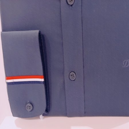 삼색 TAPE로 패치로 포인트를준셔츠