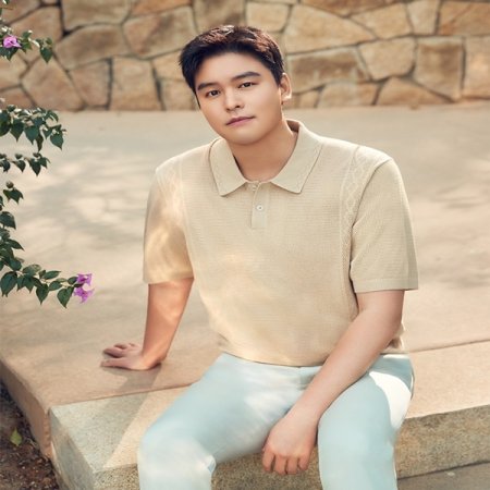 메쉬 조직 폴로형 반팔 니트