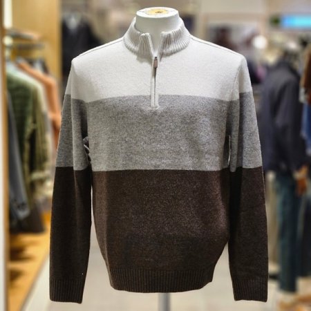 블럭배색형 하프집업 니트