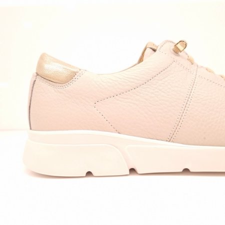 심플한 경량 몰드창 밴드 스니커즈