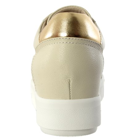 큐빅장식이 돋보이는 키높이 스니커즈