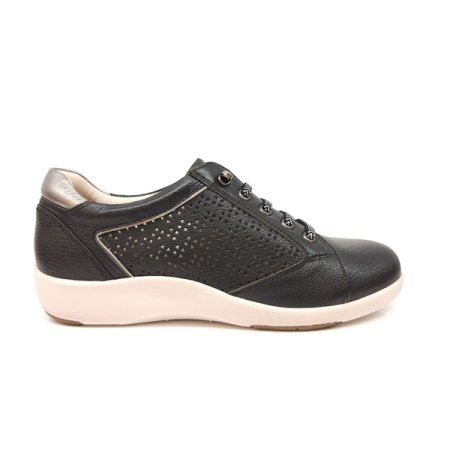 컴포트한 경량 펀칭 디테일 스니커즈