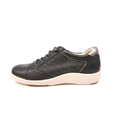 컴포트한 경량 펀칭 디테일 스니커즈