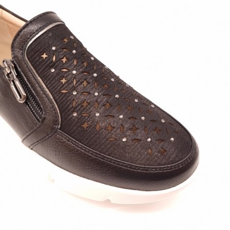 발등 펀칭과 핫피스 장식 여성 슬립온