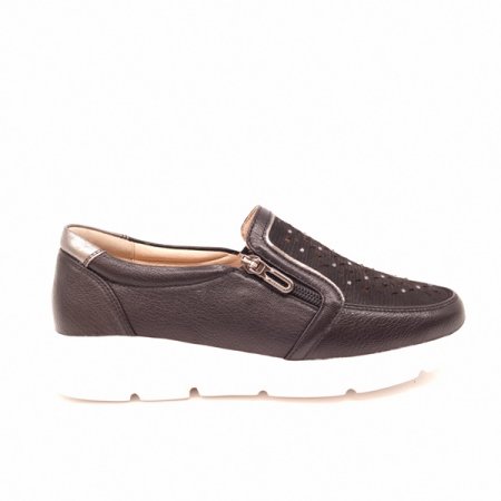 발등 펀칭과 핫피스 장식 여성 슬립온