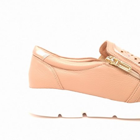 발등 펀칭과 핫피스 장식 여성 슬립온