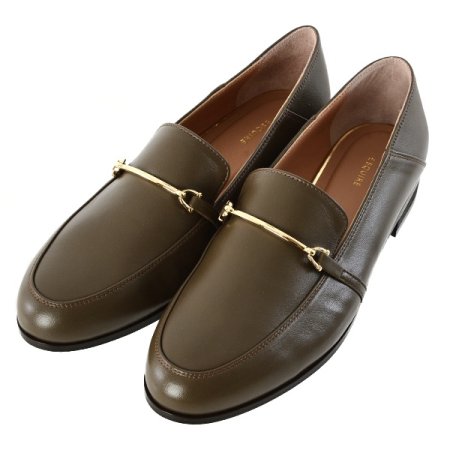 슬림한 바장식 포인트 로퍼