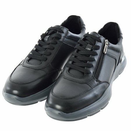 비즈니스 캐주얼 스니커즈