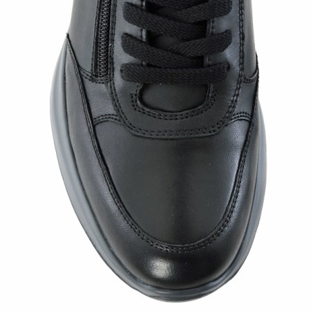 비즈니스 캐주얼 스니커즈