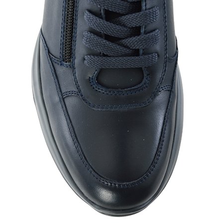 비즈니스 캐주얼 스니커즈