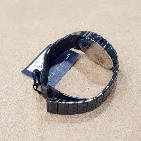 타미힐피거 남성시계