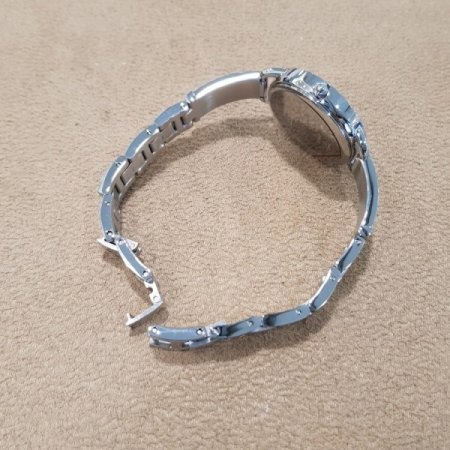 게스 여성 메탈시계