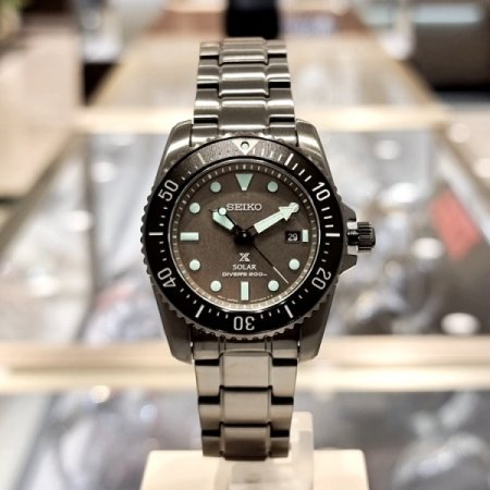 세이코 솔라 남성 메탈시계