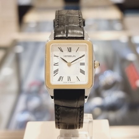 LUNA 가죽 여성시계 우림