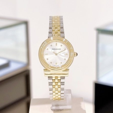 우림정품 페라가모 간치니 여성시계