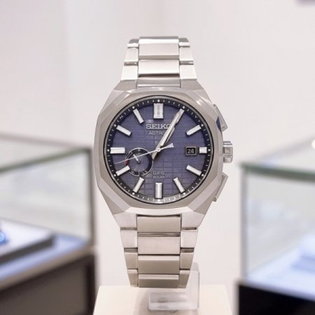 아스트론 티타늄 GPS 솔라