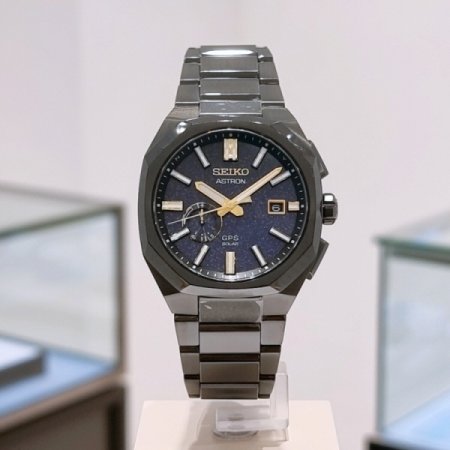 GPS 솔라 티타늄 남성시계