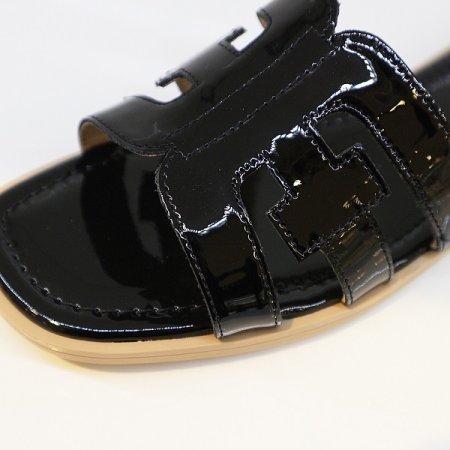 여성 발편한 에나멜 샌들 블랙