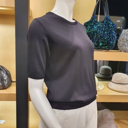 티나라운드니트티