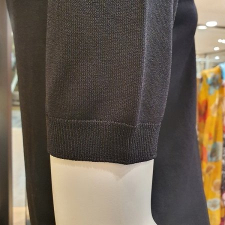 티나라운드니트티