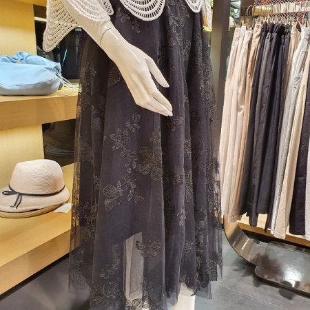 나비자수 스커트