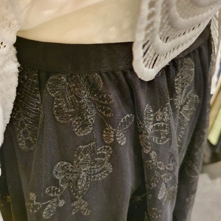 나비자수 스커트