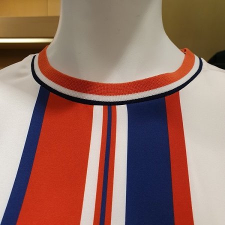 실크혼방 니트티