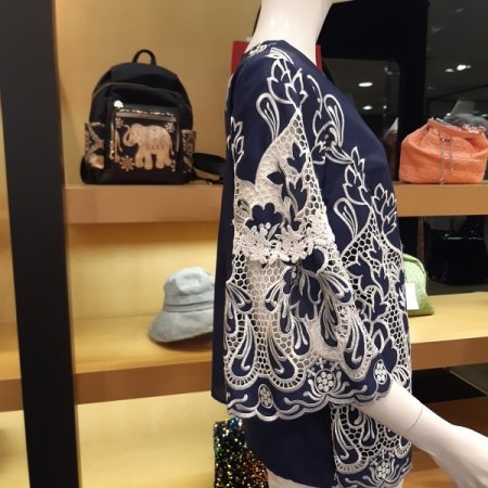 모란 수 블라우스