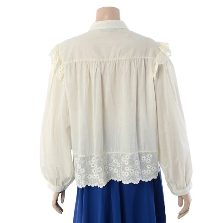 핀턱카레블라우스