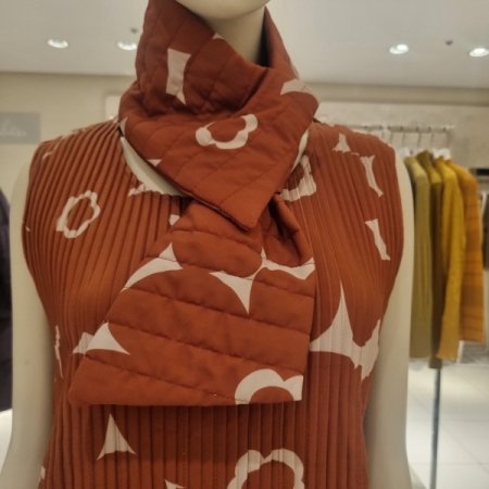 프린트라인 퀼팅머플러세트 원피스