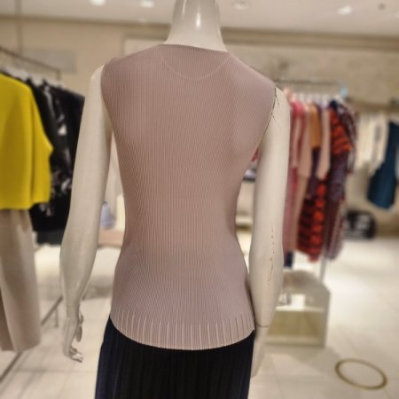 밑단포인트 나시티블라우스